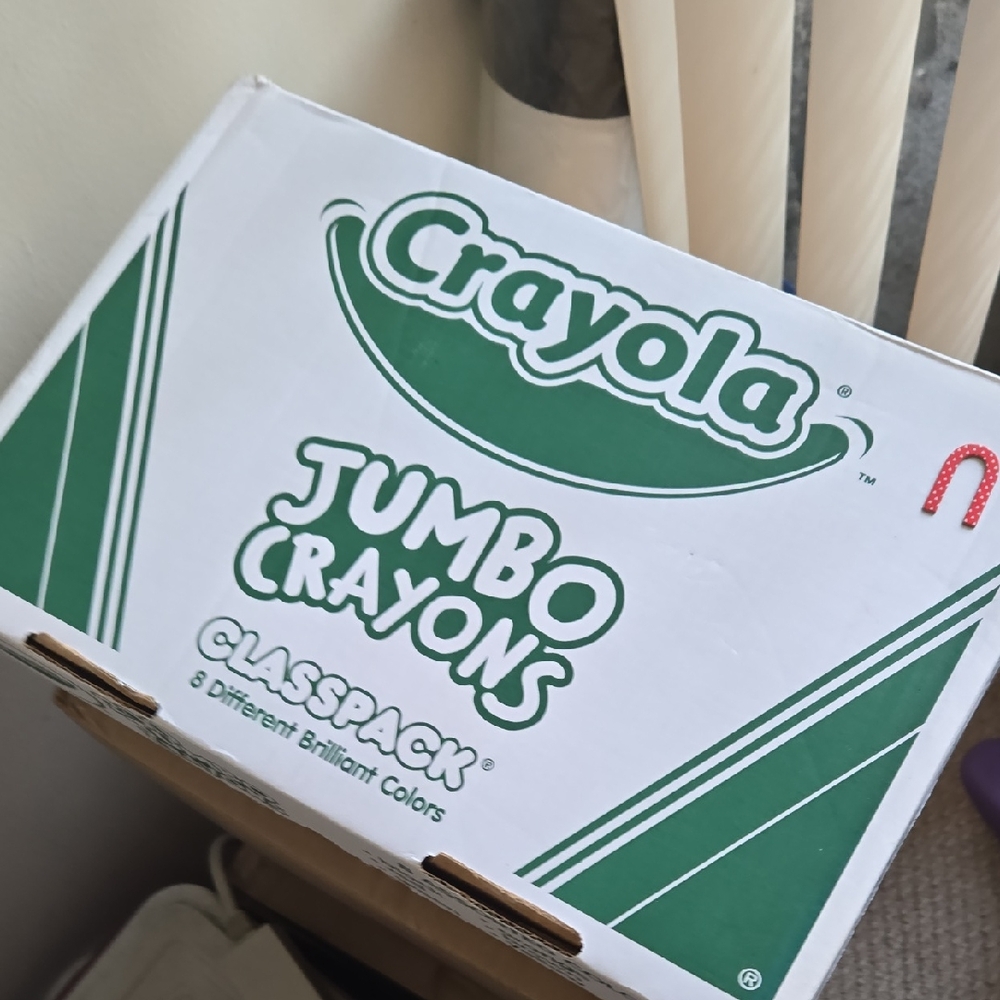 Crayola Jumbo Crayons Box — Green and White